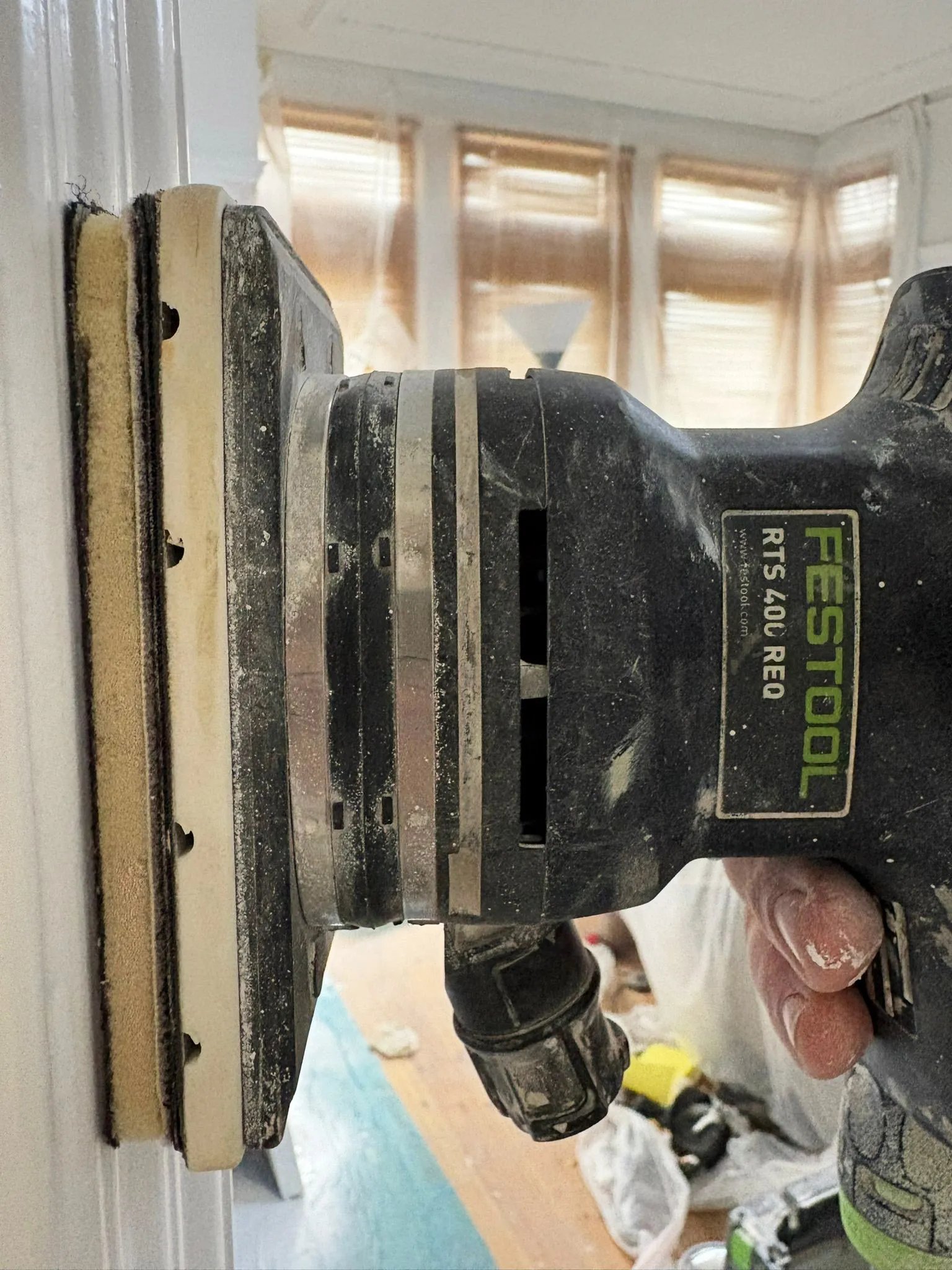 Dustless sanding equipment used for professional surface preparation in Essex